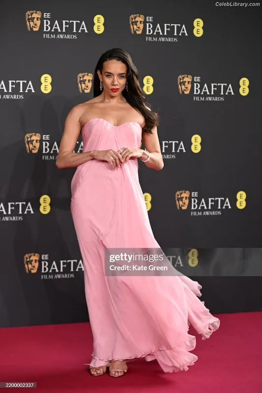 Hannah John-Kamen photo 7 of 505