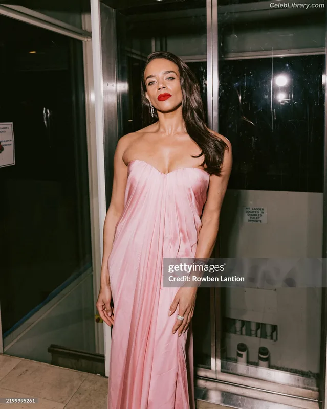 Hannah John-Kamen photo 11 of 505