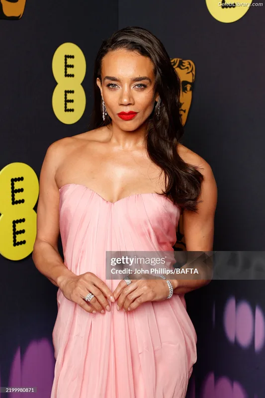 Hannah John-Kamen photo 10 of 505