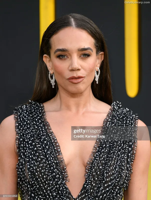 Hannah John-Kamen photo 9 of 505
