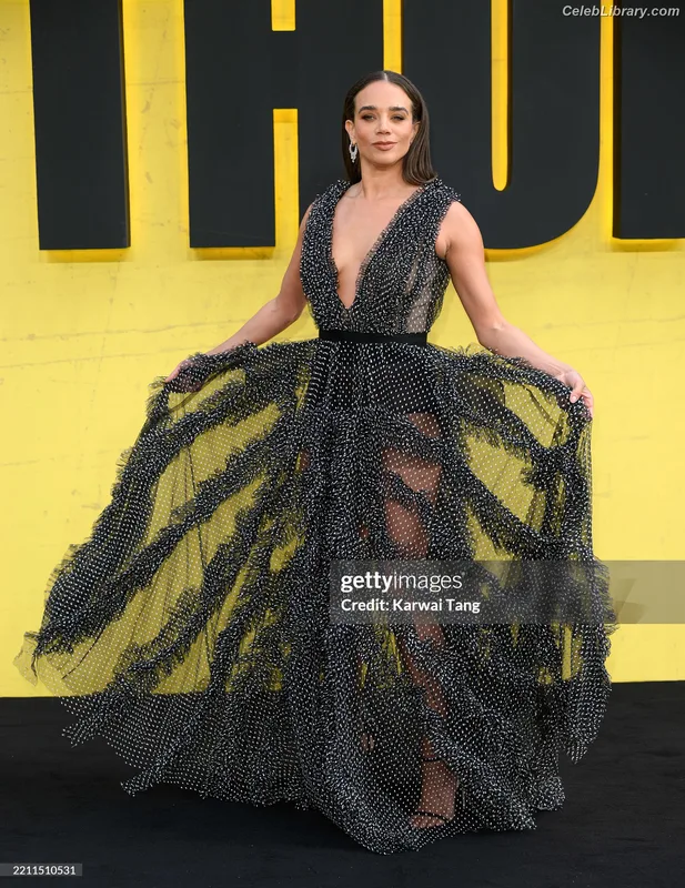 Hannah John-Kamen photo 12 of 505