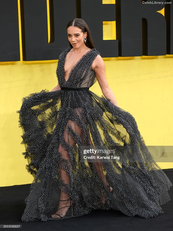 Hannah John-Kamen photo 16 of 505