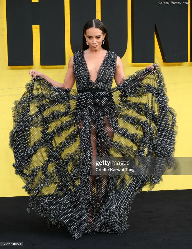 Hannah John-Kamen photo 20 of 505