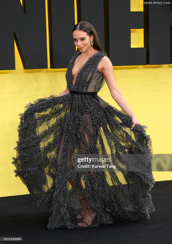 Hannah John-Kamen photo 21 of 505