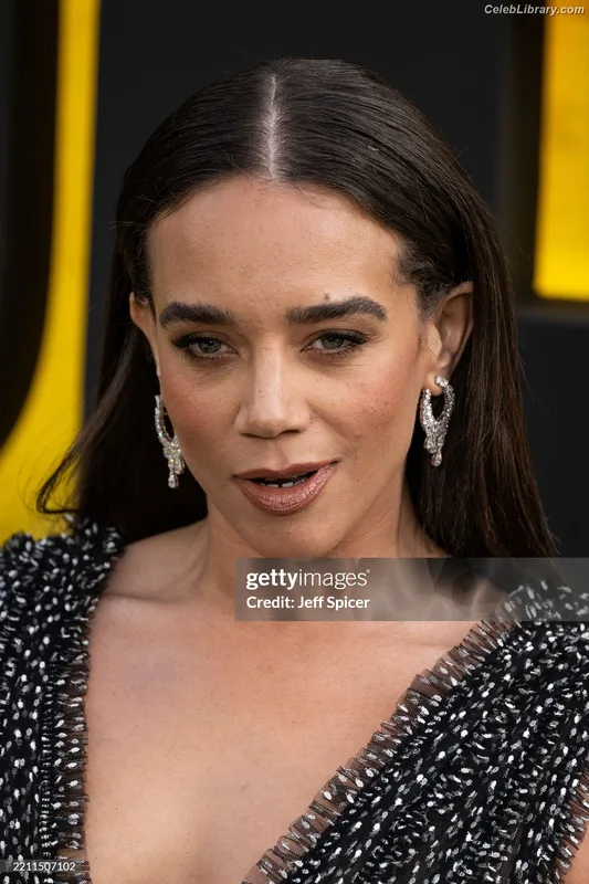 Hannah John-Kamen photo 24 of 505