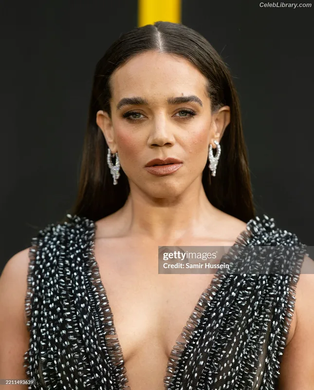 Hannah John-Kamen photo 8 of 505