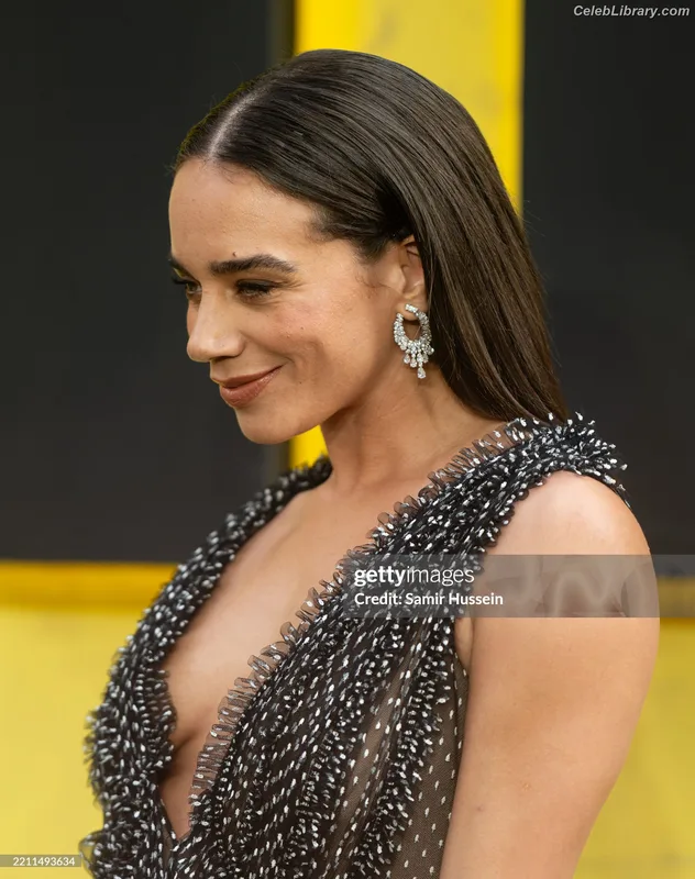 Hannah John-Kamen photo 9 of 505