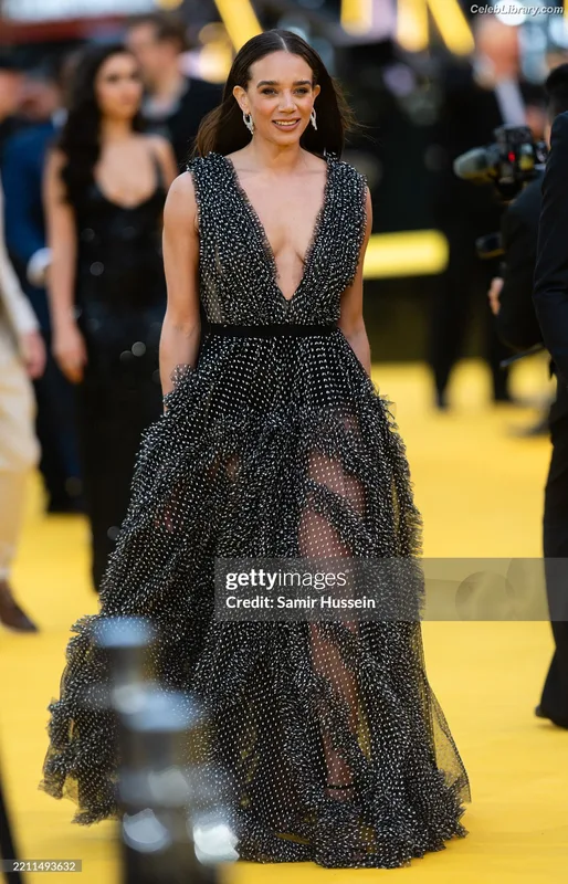 Hannah John-Kamen photo 10 of 505