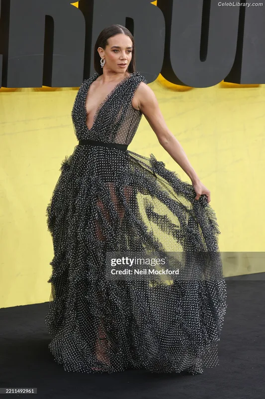 Hannah John-Kamen photo 16 of 505