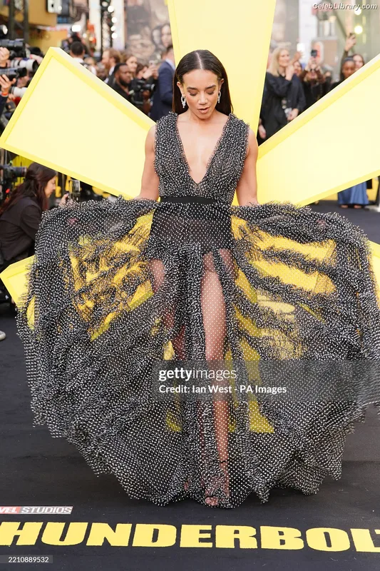 Hannah John-Kamen photo 14 of 505