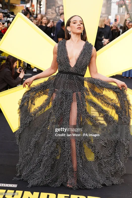Hannah John-Kamen photo 16 of 505