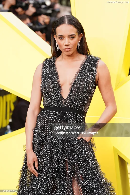 Hannah John-Kamen photo 17 of 505