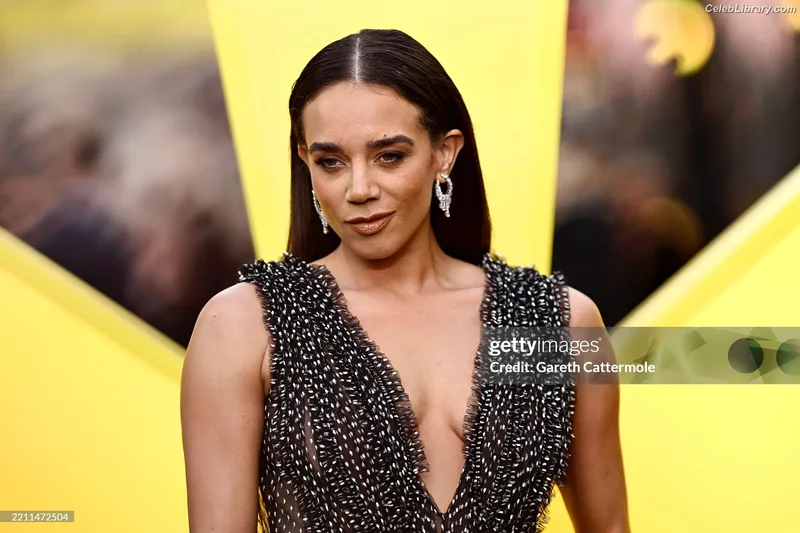 Hannah John-Kamen photo 19 of 505