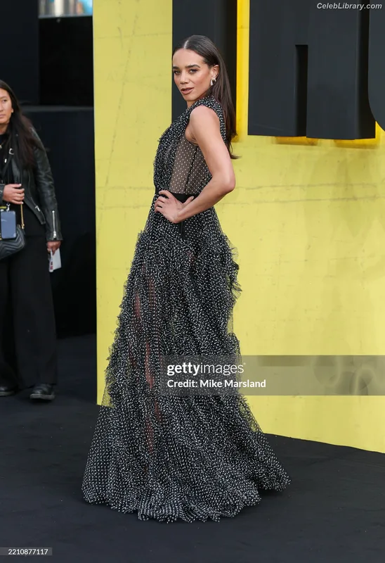 Hannah John-Kamen photo 13 of 505