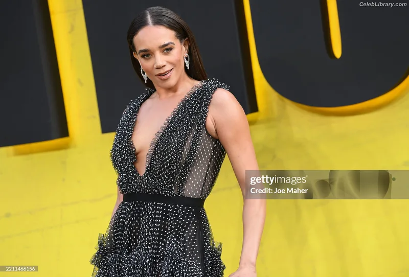 Hannah John-Kamen photo 15 of 505