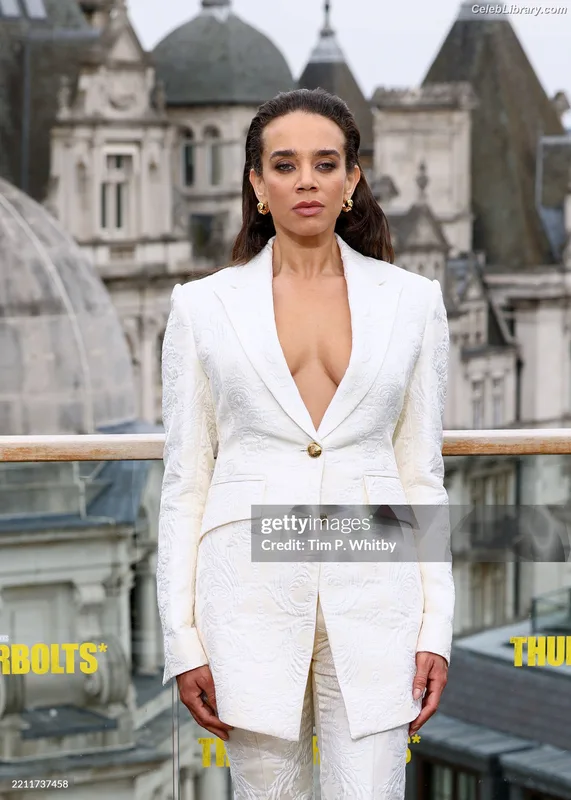 Hannah John-Kamen photo 2 of 505