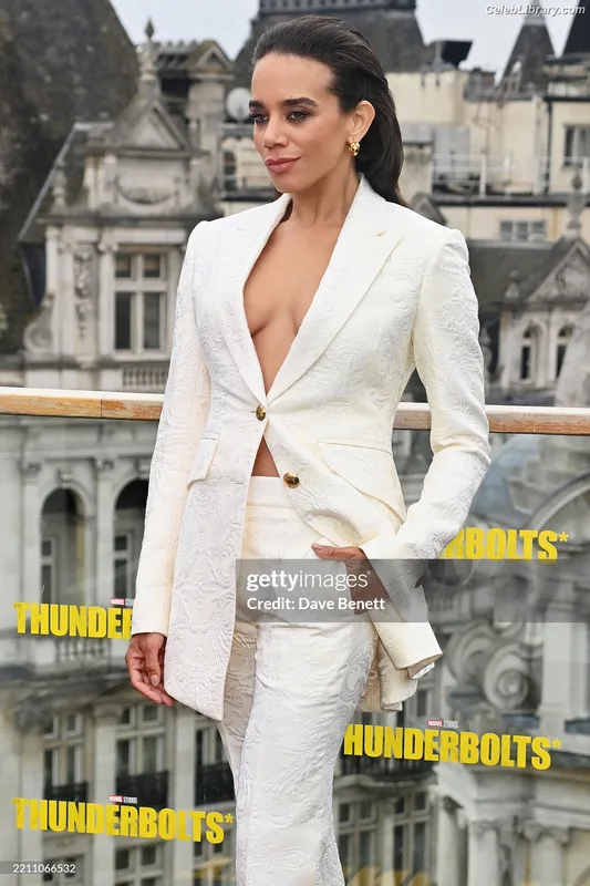 Hannah John-Kamen photo 7 of 505