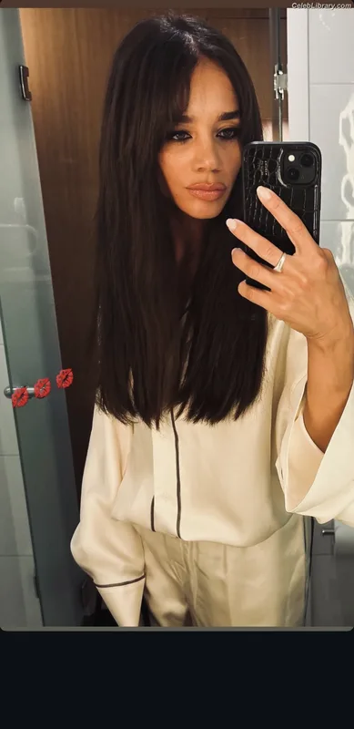 Hannah John-Kamen photo 11 of 505