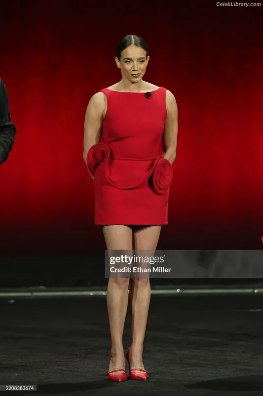 Hannah John-Kamen photo 19 of 505