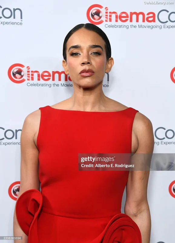 Hannah John-Kamen photo 20 of 505