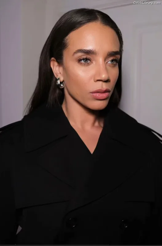Hannah John-Kamen photo 12 of 505