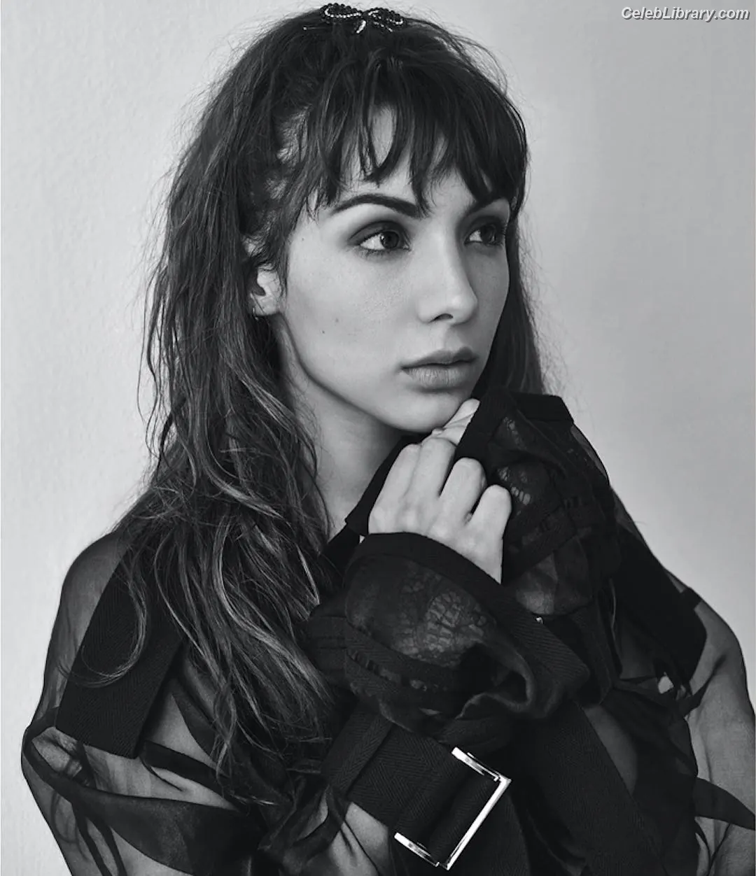 Hannah Marks photo 20 of 71