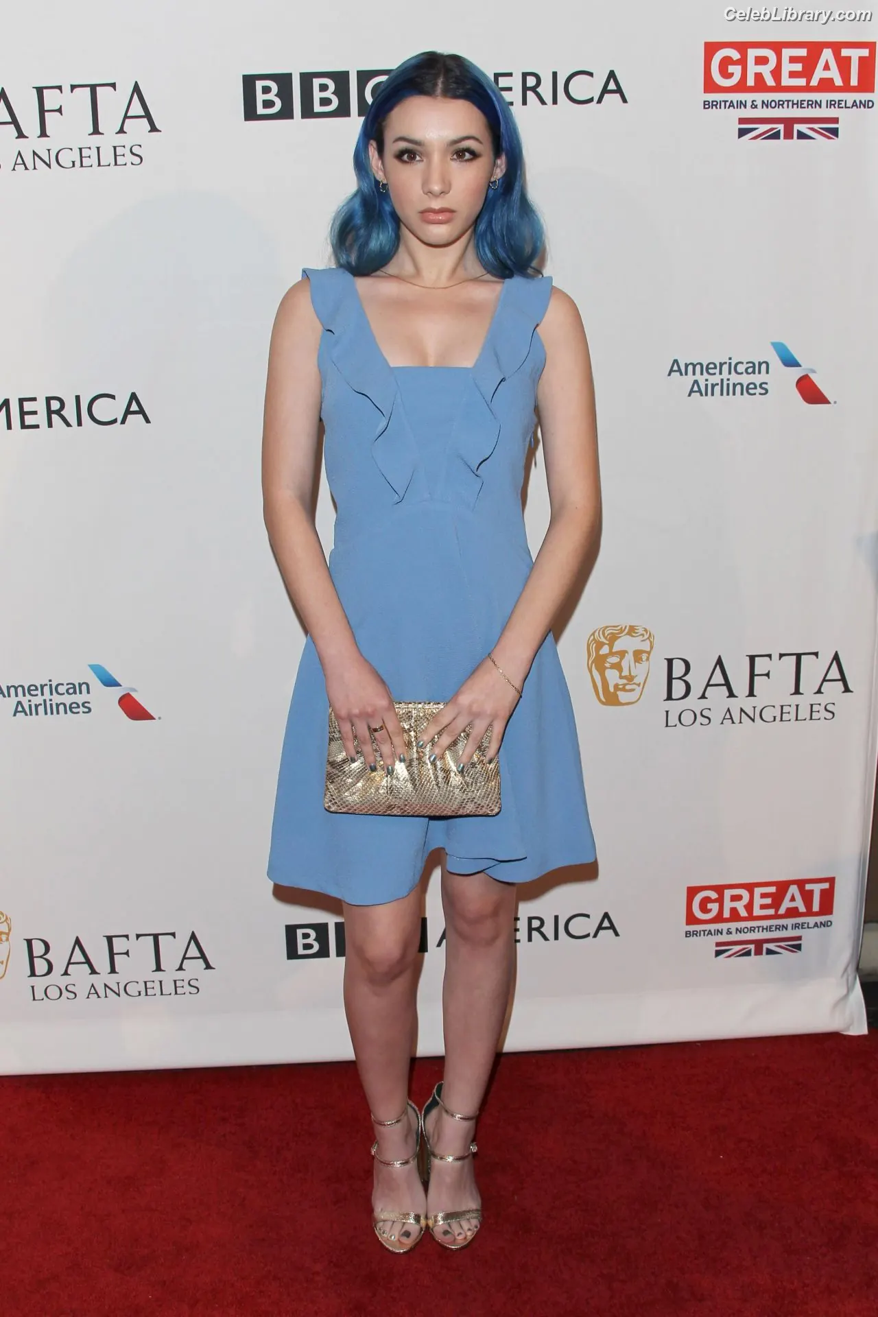 Hannah Marks photo 14 of 71