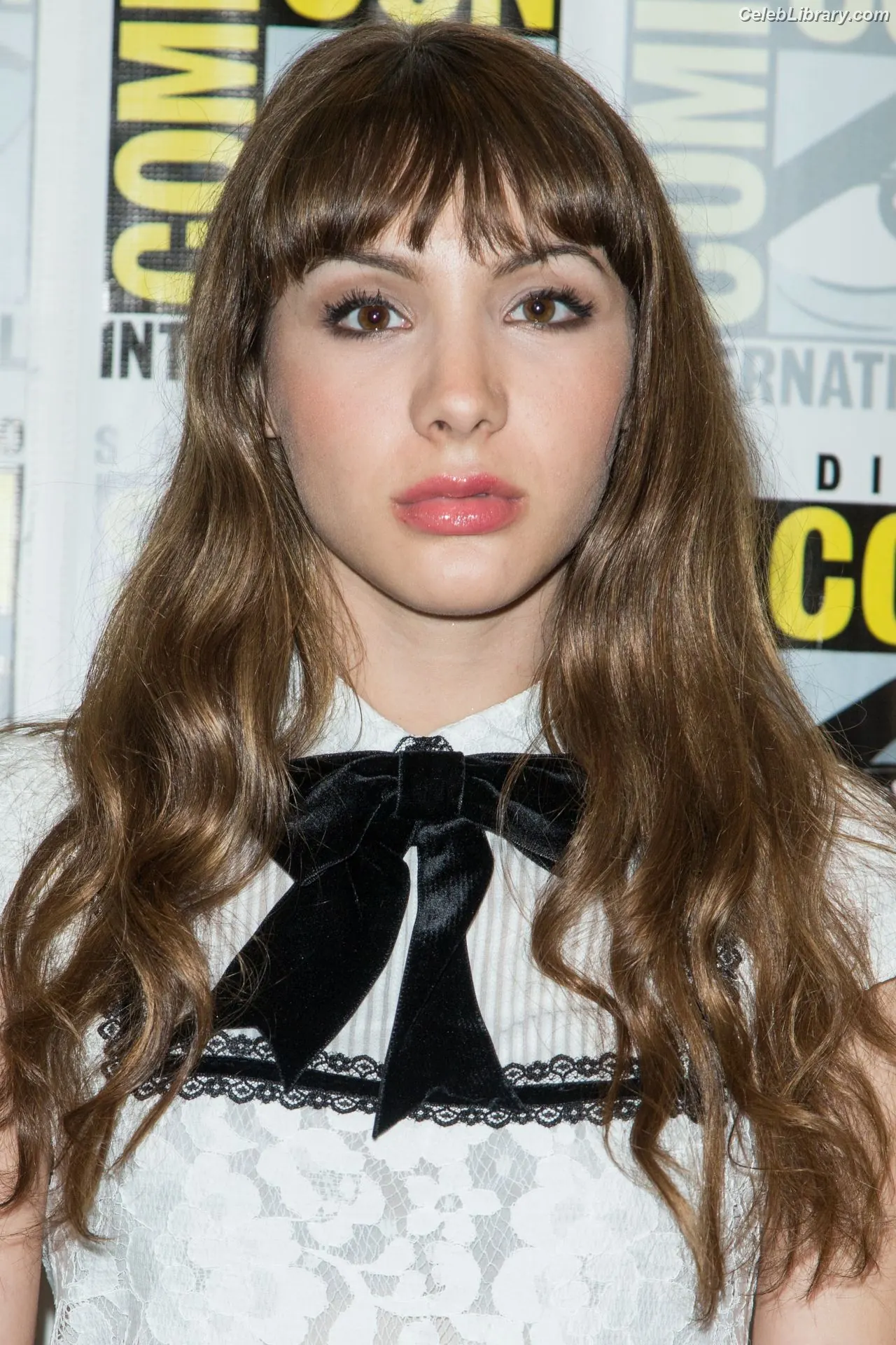 Hannah Marks photo 19 of 71