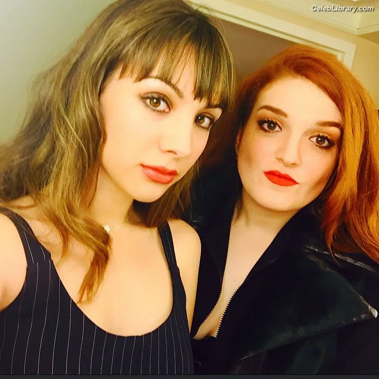 Hannah Marks photo 14 of 72