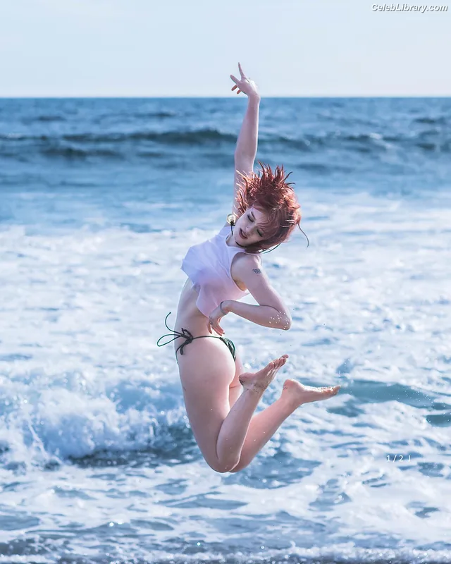 Hannah Mccloud photo 7 of 155