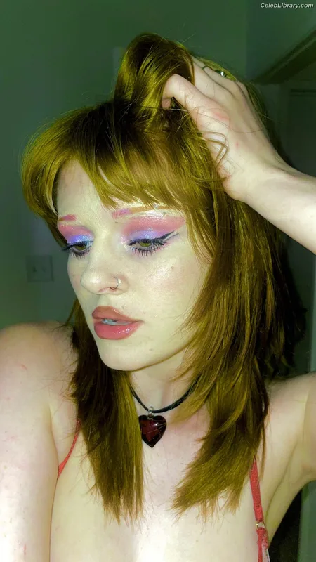 Hannah Mccloud photo 6 of 155