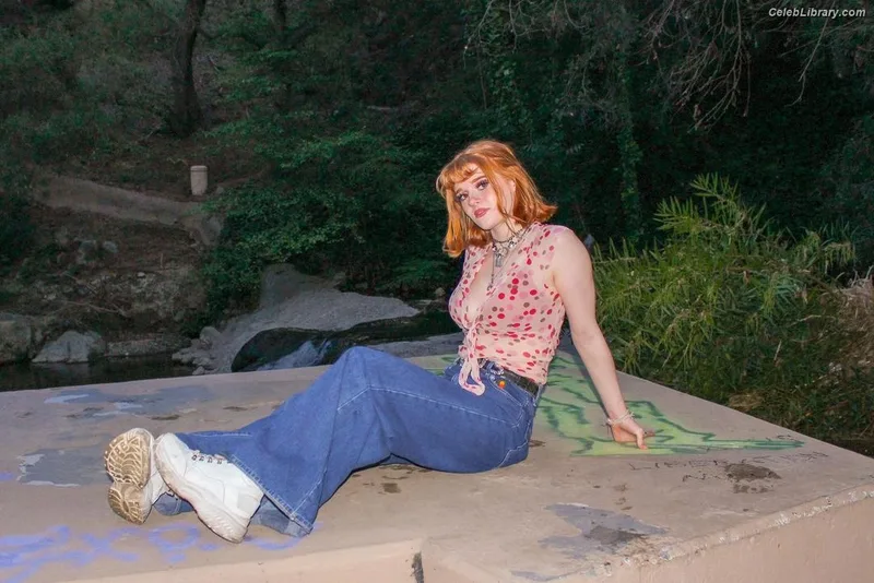 Hannah Mccloud photo 7 of 155