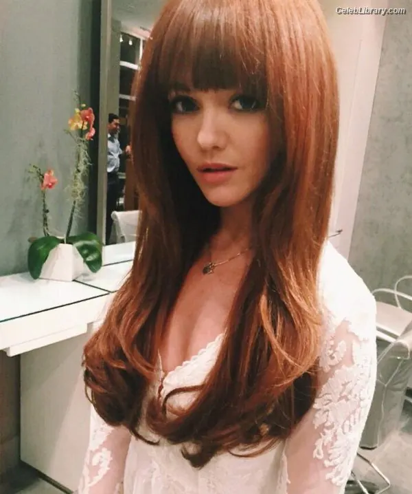Hannah Rose May photo 22 of 109