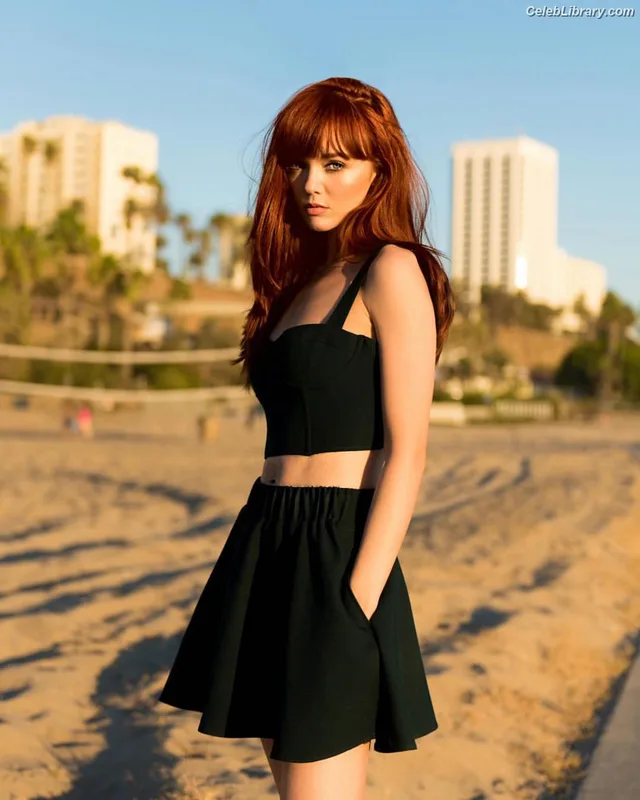 Hannah Rose May photo 19 of 110