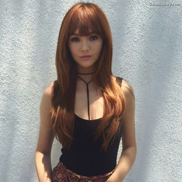 Hannah Rose May photo 15 of 110