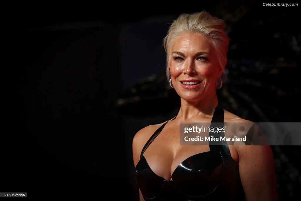 Hannah Waddingham photo 21 of 588