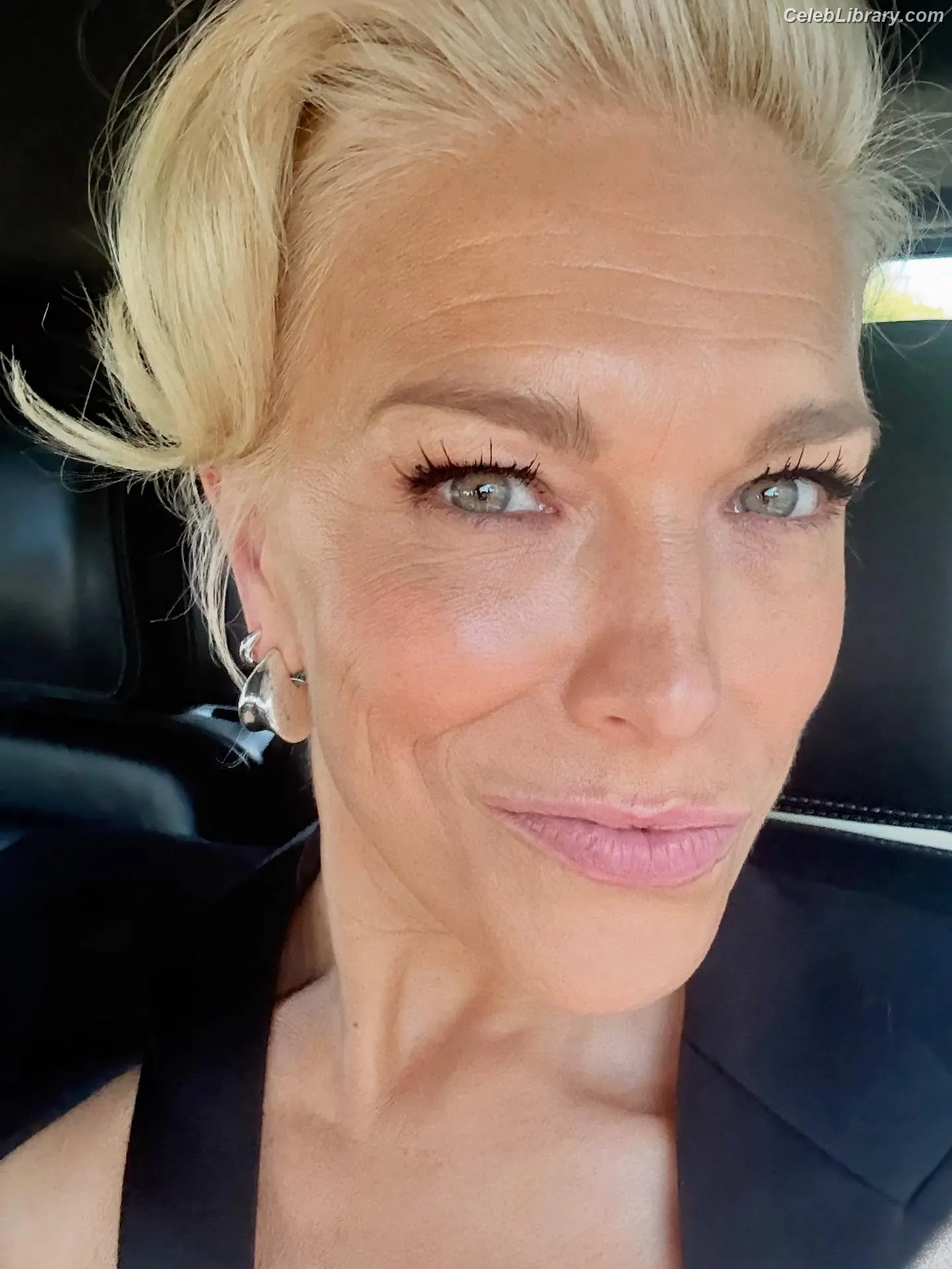 Hannah Waddingham photo 8 of 588