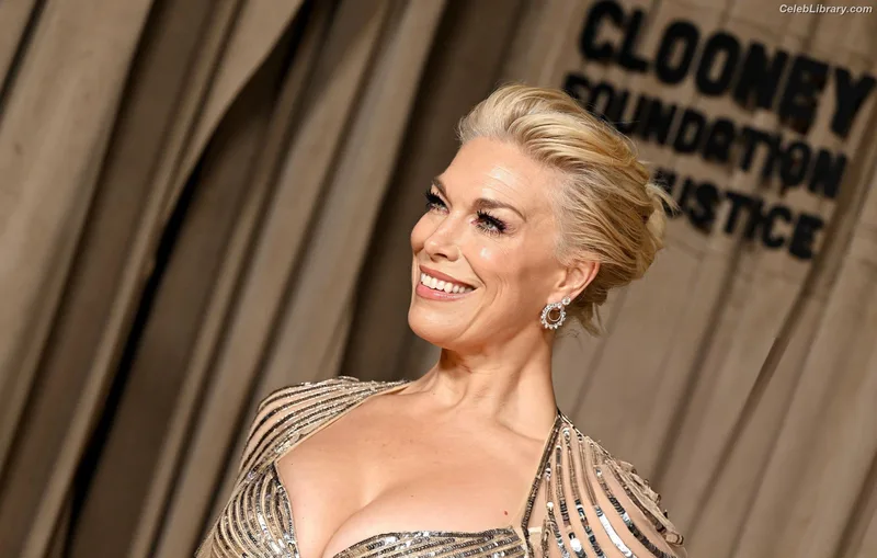 Hannah Waddingham photo 4 of 589