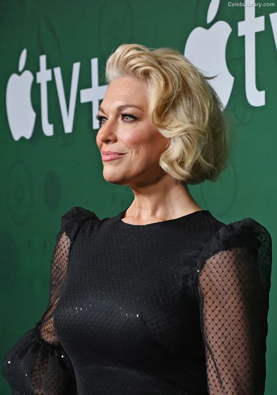 Hannah Waddingham photo 22 of 589