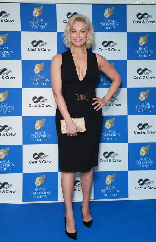 Hannah Waddingham photo 22 of 589
