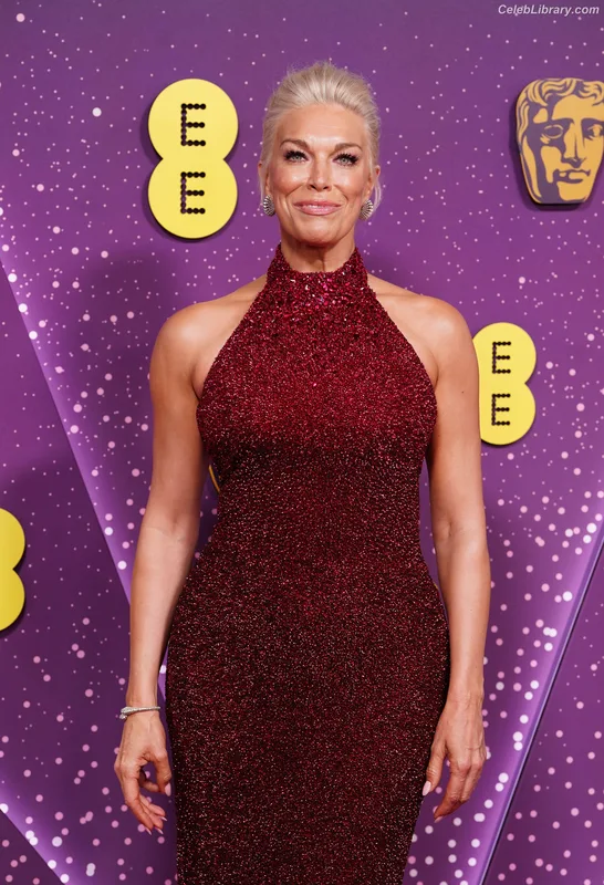 Hannah Waddingham photo 24 of 589
