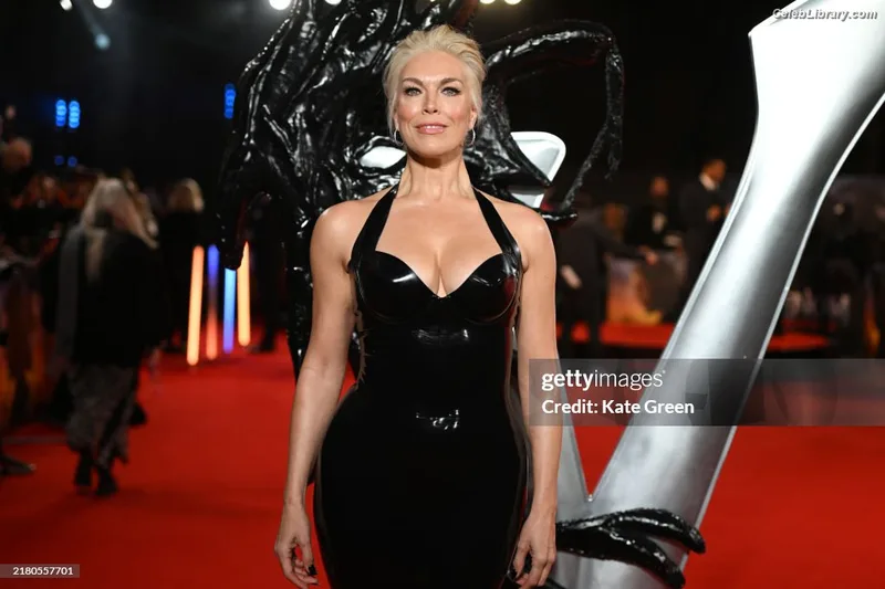 Hannah Waddingham photo 15 of 589