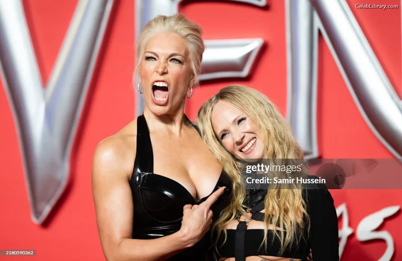 Hannah Waddingham photo 20 of 589