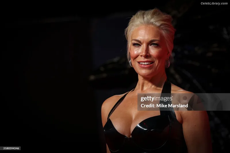 Hannah Waddingham photo 21 of 589