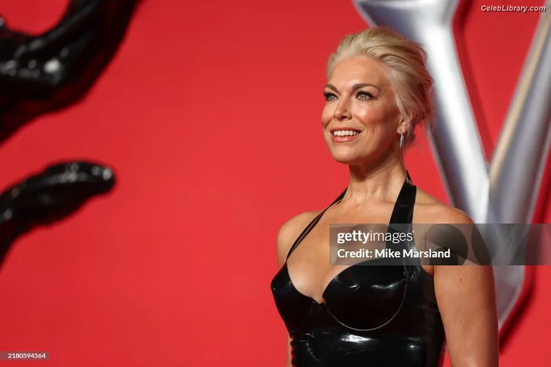 Hannah Waddingham photo 22 of 589