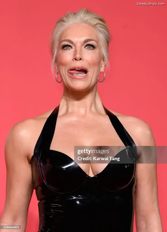 Hannah Waddingham photo 8 of 589
