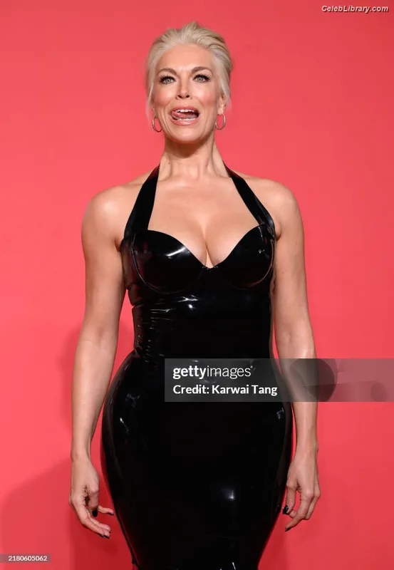 Hannah Waddingham photo 13 of 589