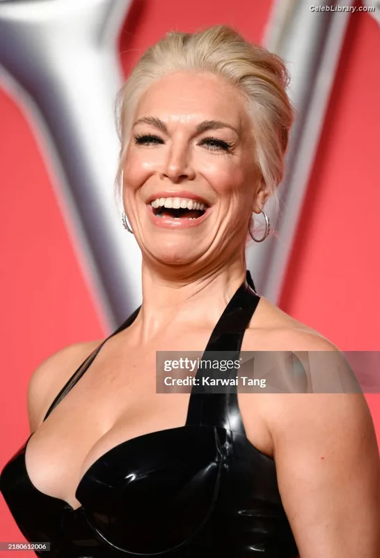 Hannah Waddingham photo 20 of 589