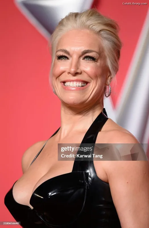 Hannah Waddingham photo 21 of 589
