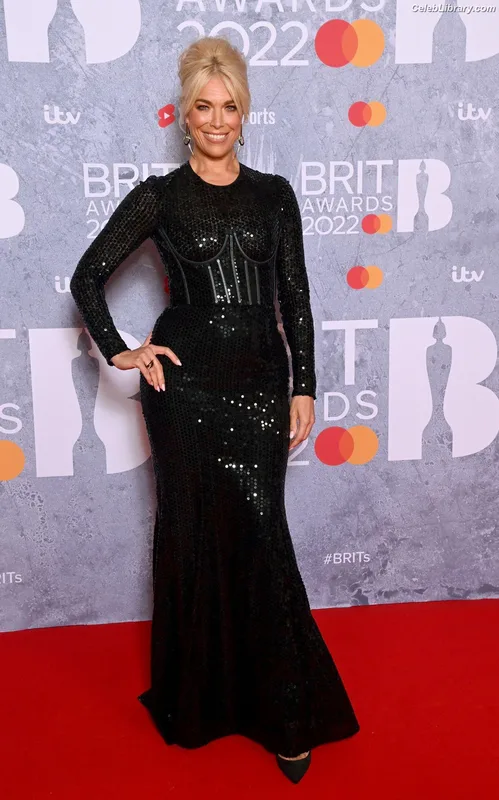 Hannah Waddingham photo 7 of 589